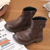 Botas Martin para meninas, coleção primavera/outono 2026, estilo britânico retrô, novas botinhas para meninas, botas de couro de cano médio para crianças, modernas e estilosas