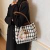 Otoño e Invierno Bolso de Lana de Gran Capacidad Bolso Nuevo para Mujer Bolso de Hombro para Viajeros que Combina con Todo Bolso Tote para Estudiantes Universitarios