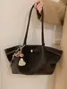 Bolsa de Grande Capacidade para Mulheres, Versátil para Outono e Inverno 2025 Nova Bolsa de Ombro Casual para Compras, Bolsa Tote Retrô para Trabalho e Deslocamento
