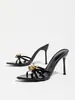 2026 Nuevas Sandalias Elegantes y de Moda con Punta Dorada y Flor Cruzada Comercio Exterior Transfronterizo Sandalias de Tacón Alto de Aguja para Mujer