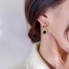 Hebilla de Oreja de Carácter Romano de Sentido Avanzado Moda Femenina Corea del Sur Elegante Celebridad de Internet Accesorios para Orejas Pequeños y Simples Pendientes Distintivos