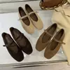 Sapatilhas Mary Jane de Couro Fosco Coleção Primavera e Outono 2025 Sapatos Rasos de Couro com Tira Única Estilo Retrô Francês para Mulheres