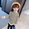 [en stock] suéter para niña nuevo para niños pequeños y medianos estilo extranjero bebé niña a rayas camisa de otoño tejido de otoño