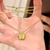 Tienda de Oro Mismo Estilo Oro Cepillado Punto de Diamante Flor Pequeña de Oro Moda Collar de Flor Cepillada Joyería de Cobre Chapada en Oro Accesorios