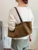 Bolso de mano retro, bolso de mano de gamuza al por mayor, bolso de hombro nuevo y popular, bolso de axila de gran capacidad, bolso de moda para el día a día