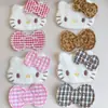 Nuevas Pegatinas de Tela Bordadas con Lazo Kt Accesorios para el Cabello Hechos a Mano DIY Accesorios para Ropa Zapatos Calcetines Sombreros Bolsas Pegatinas Decorativas Accesorios