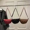 Bolsas para Mujer Transfronterizas Nuevo Estilo Moda Europea y Americana Estilo Punk Bolso de Hombro con Remaches Bolso Cruzado para Viaje de Dama Bolso Tipo Dumpling de Moda