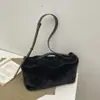 Bolso de Mano de Felpa Estilo Ins de Alto Valor para Mujer 2026 Nuevo Elegante Bolso Cruzado Lindo Muñeco Bolso Cubo Peludo