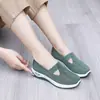 Zapatos de Otoño Transpirables de Suela Suave para Madres de Mediana Edad y Mayores, Zapatos Casuales de Mujer Transfronterizos, Zapatos de Tela para Mujer Versátiles Slip-On