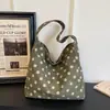 Bolsa de ombro tote casual com poá estilo coreano, nova para o Outono de 2026, leve e de grande capacidade, adequada para a escola e uso diário