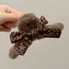 Novo Presilha de Garra de Pelúcia 2025 para Mulheres, Presilha Tubarão de Alta Qualidade, Grampo Grande na Cor Café, Presilha Versátil para a Parte de Trás da Cabeça, Acessório de Cabelo