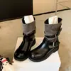 Textura de pele de ovelha fivela estilo retrô botas de cavaleiro femininas outono e inverno novas de cano médio botas versáteis estilo western cowboy botas Martin