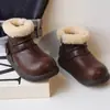 Botas de Nieve para Niños Forradas de Polar y Engrosadas Zapatos Grandes de Algodón para Niñas Botas Retro 2025 Nuevas Zapatos de Invierno para Bebés Botas de Algodón para Niños