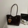 Bolsa casual retrô para mulheres, nova bolsa de ombro texturizada estilosa popular do outono de 2026, bolsa tote de grande capacidade