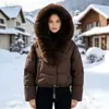 Abrigo corto de algodón lujoso y elegante con cuello grande de pelo para mujer, otoño e invierno, color café, costuras a cuadros, entallado a la cintura, favorecedor de la figura, chaqueta de algodón versátil