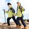 Chamarra uniforme de clase estudiante primaria uniforme escolar jardín de infantes Ropa de jardín traje infantil deportes al aire libre tres en uno desmontable