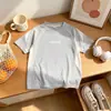 Camisetas de Manga Curta para Meninos Verão 2026 Novo Estilo Frescas e Respiráveis Roupas Esportivas de Secagem Rápida para Crianças Casuais e Versáteis Roupas para Crianças