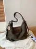 Bolsa de ombro versátil com estampa de leopardo retrô para o dia a dia, um acessório estiloso e prático para mulheres, com um toque de luxo.