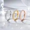 Bestseller transfronterizo: Anillo de acero de titanio con circonita estrellada, anillo de pareja, anillo de diamante simple y elegante, joyería directamente del fabricante