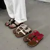 Primeiro encontro com uma garota Ji'elan~! Sandálias romanas retrô francesas com tira para o dedo do pé, bico quadrado, sola grossa e aberta para mulheres no verão