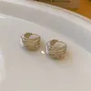 Brincos de Zircônia Dourada Café Laço Geométrico Gota d'Água Pérola Estilo Retro Francês Brincos de Tarraxa Nicho Sensação de Alto Padrão Joias para Orelha