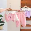 Conjunto de Roupa de Primavera para Meninas Estiloso para Bebê de Um Ano Moda para Crianças Pequenas Primavera e Outono Orelha de Coelho Conjunto de Três Peças Tendência