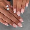 Arte de uñas francés ovalado dulce de chica gentil, sensación rota, pieza de uña francesa traviesa