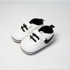 Primavera e outono bebê de 1 ano sola macia antiderrapante esportivo tênis branco pequeno masculino e feminino tesouro velcro sapatos de bebê para criança atacado