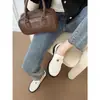 Sapatos de Couro Pretos Estilo Rainha Estilo Britânico com Sola Grossa para Mulheres 2026 Novos Sapatos Loafer Versáteis para Primavera e Outono que Combinam com Saias