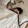 Conjunto de quatro peças de Tencel Lanjing para primavera e verão, capa de edredom para bebês e crianças, capa de cama bordada com borboletas, conjunto de três peças