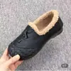 Zapatos sin cordones para mujer, de cuero suave, con suela de tendón, zapatos de algodón cálidos para exteriores de invierno 2026, zapatos peludos, zapatos de algodón de suela plana