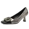Tacones Altos con Hebilla Cuadrada de Pedrería Estilo Francés Primavera 2026 Nuevo Cuero Suave Punta Cuadrada Tacón Fino Bloqueo de Color Cómodos Zapatos de Salón Poco Profundos
