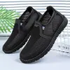 Sapatos Masculinos Verão Novo Malha Sapatos Masculinos Poliuretano Leve Sapatos de Pano Velho Pequim Meia-idade e Idosos Tamanho Grande Sapatos de Pai