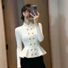 Elegante suéter de tricô feminino de gola alta com abotoamento duplo e mangas compridas para outono e inverno de 2026, slim fit e estiloso como peça base