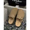 Mules Birkenstock estilo fechado com sola grossa para aumentar a altura para mulheres, novo modelo outono 2026, chinelos slip-on de camurça para mulheres