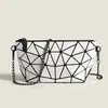 2025 Nueva Mini Bolso de Hombro Cruzado Geométrico de Rombo Luminoso Láser Bolso de Cadena Bolso Dumpling Bolso de Moda Versátil