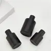 Frasco de perfume cilíndrico preto fosco com múltiplas especificações em estoque, frasco de vidro cosmético de alta qualidade para refil com tampa de encaixe, frasco de spray de pressão portátil