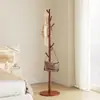 Perchero de pie laminado de madera maciza, popular en dormitorios, para colgar ropa en el dormitorio, sala de estar, entrada y pasillo, también sirve como perchero para bolsas y estante de almacenamiento
