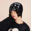 Chapéu de Lã Preto para Mulheres com Circunferência de Cabeça Grande, Novo Estilo Inverno 2025, Quente e Fashion, Gorro Afina-Rosto, Chapéu de Tricô Vintage, Tendência