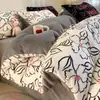 Juego de ropa de cama de cuatro piezas de terciopelo de leche, nueva colección de invierno 2026, ropa de cama gruesa de forro polar coral, incluyendo sábana y funda de edredón