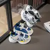 Zapatillas de papá para bebé, zapatos para niños y niñas, malla de una sola capa para primavera y otoño, forrados de felpa para invierno, versiones duales, suela suave, antideslizantes, zapatos para niños con velcro