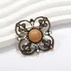 Broche Cruz Flor de Corte Retro Europeo y Americano, Elegante Accesorio de Broche de Perlas, Elegante Pin para Abrigo y Suéter