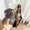 Um Grande Número de Pingentes de Bolsa da Série Miu Prontos, Correntes para Celular, Cordões, Decorações com Pequenas Alças Que Podem Ser Penduradas em Bonecos Fofos de Caixa Surpresa