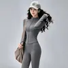 Conjunto deportivo profesional de Pilates para mujer, chaqueta ajustada de cuello alto, pantalones de dos piezas simulados, conjunto de yoga de cintura alta para mujer, conjunto de tres piezas