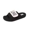 Sandalias de Nicho de Gama Alta para el Verano 2025 Nueva Moda Estilo Coreano Cómodas con Suela Gruesa Pantuflas de Oficina