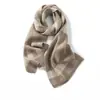 Novo Cachecol de Lã Tricotado Feminino Outono e Inverno 2023 Versátil Xadrez Proteção Quente para o Pescoço Cachecol Pequeno Casual de Comprimento Médio
