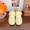 2025 Nuevo Llegada Combinación Perfecta Primavera Suela Gruesa Sencillo Moderno Zapatillas de Combinación Perfecta para Mujer Nicho Casual Deportivo Zapatos Color Amarillo Pan