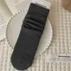 Calcetines suxinaimin estilo retro relajado holgados para otoño e invierno, calcetines de canalé vertical de baja saturación hasta la mitad de la pantorrilla, calcetines para mujer de doble puntada