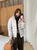 Chaqueta Corta Fina de Algodón con Capucha de Canalé para Mujer 2026 Invierno Nuevo Estilo Coreano Holgada Versátil para Personas Bajas Relleno de Algodón Ropa de Abrigo