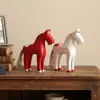 Estilo Europeo y Americano Simple Retro Creativo Estatua de Caballo de Madera Adorno de Madera Decoración para el Hogar Sala de Estar Entrada Artesanía Regalo